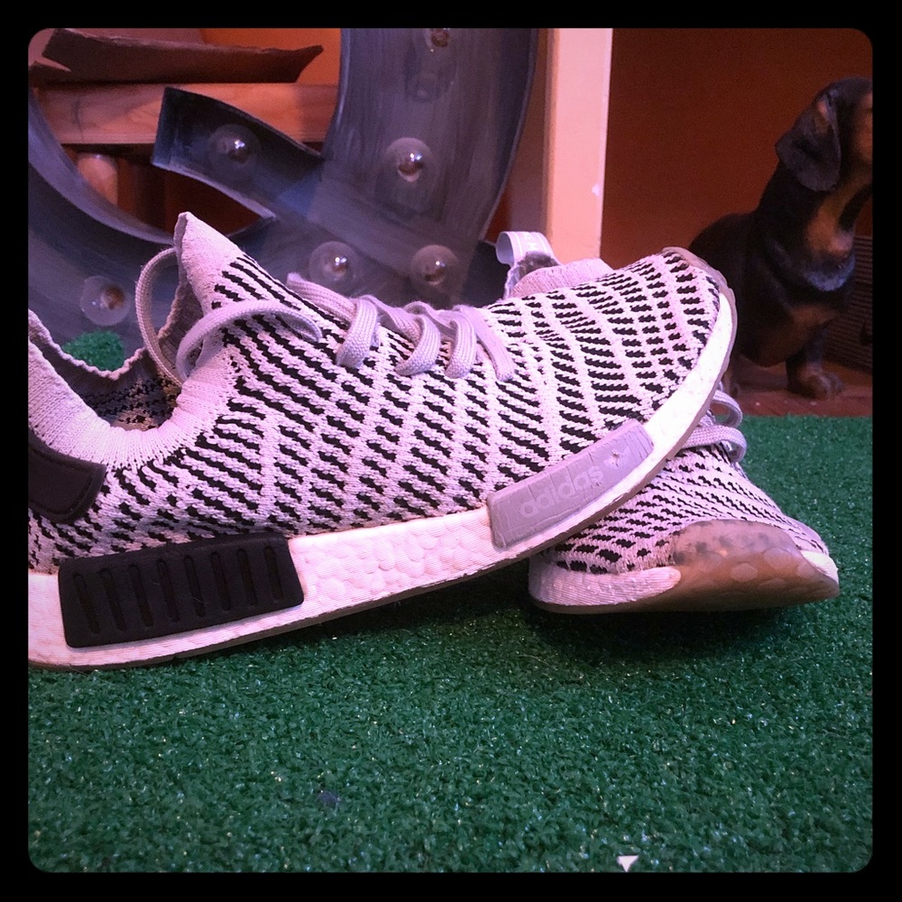 NMD R1 STLT